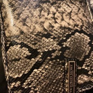 Victoria Secrets Top Zip Crossbody